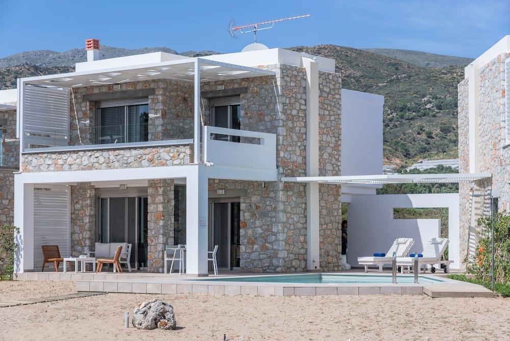 Cedar Bay Beachside Villas Palaiochora Exteriér fotografie