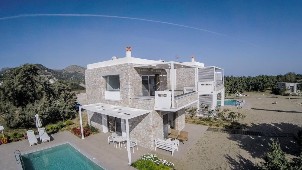 Cedar Bay Beachside Villas Palaiochora Exteriér fotografie