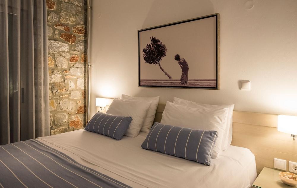 Cedar Bay Beachside Villas Palaiochora Exteriér fotografie