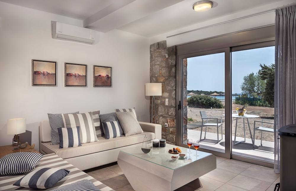 Cedar Bay Beachside Villas Palaiochora Exteriér fotografie