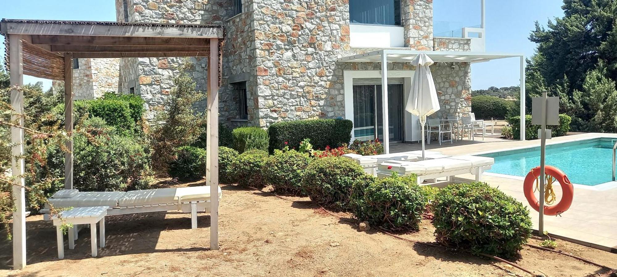 Cedar Bay Beachside Villas Palaiochora Exteriér fotografie