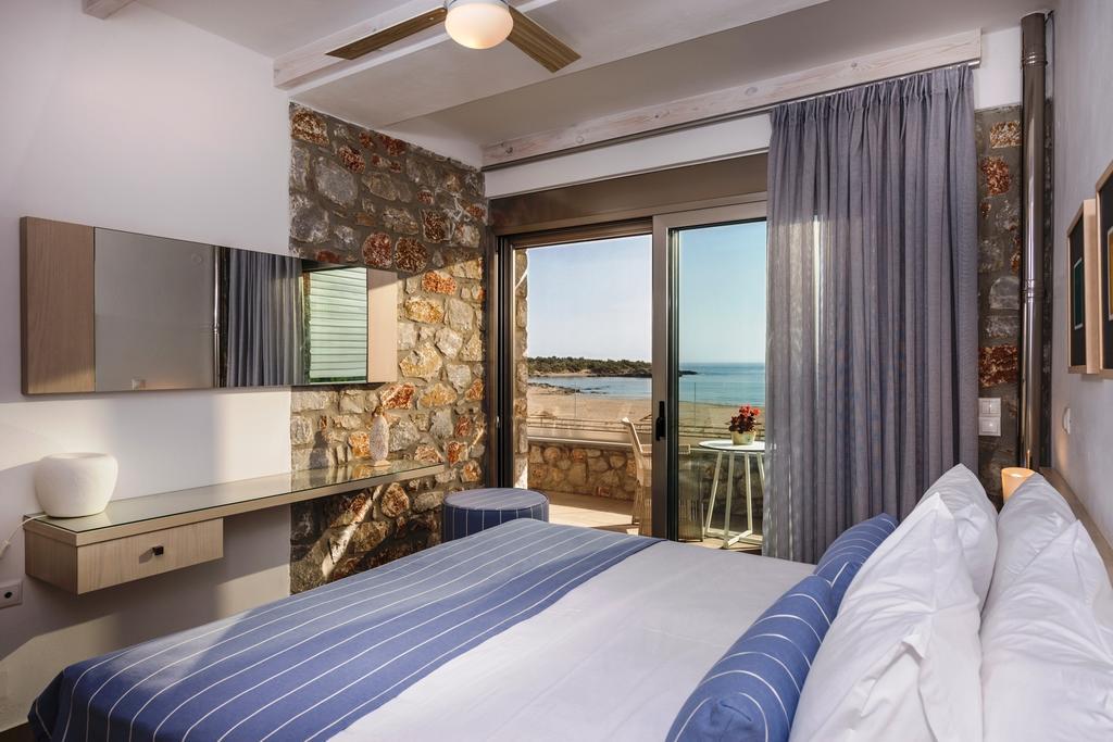 Cedar Bay Beachside Villas Palaiochora Exteriér fotografie