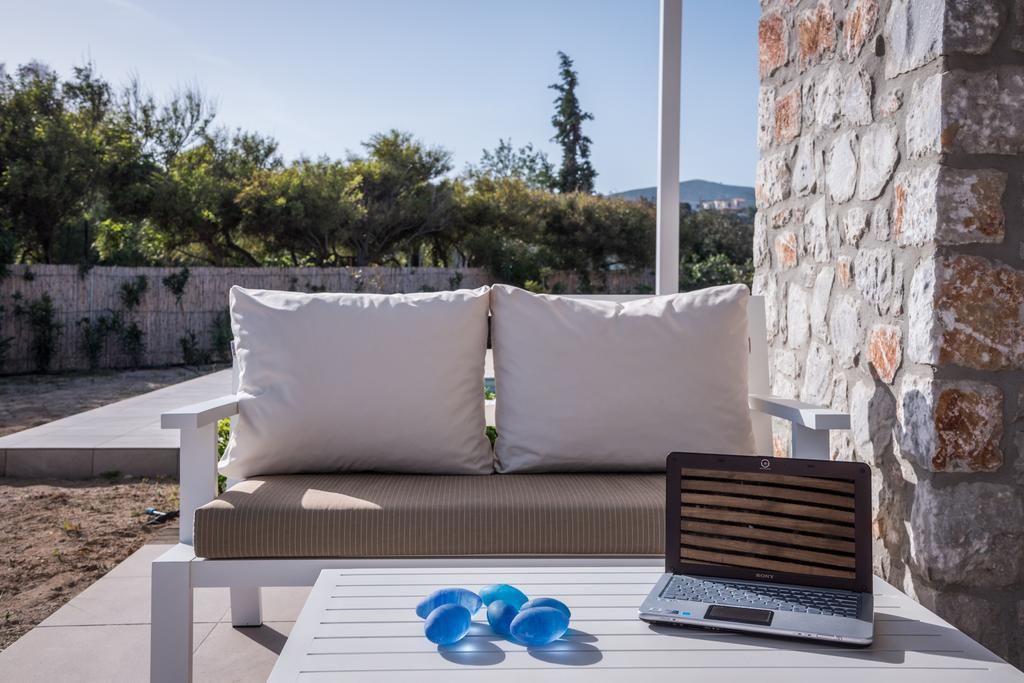 Cedar Bay Beachside Villas Palaiochora Exteriér fotografie