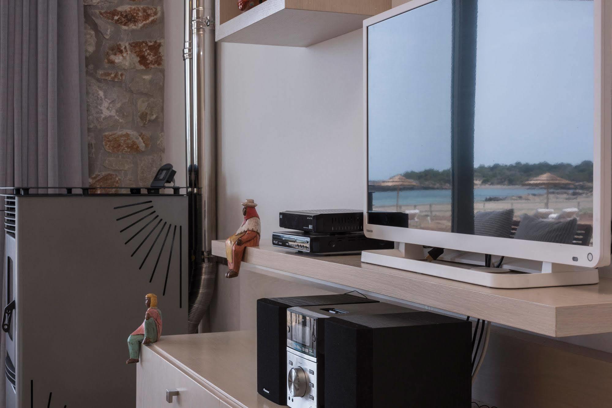Cedar Bay Beachside Villas Palaiochora Exteriér fotografie