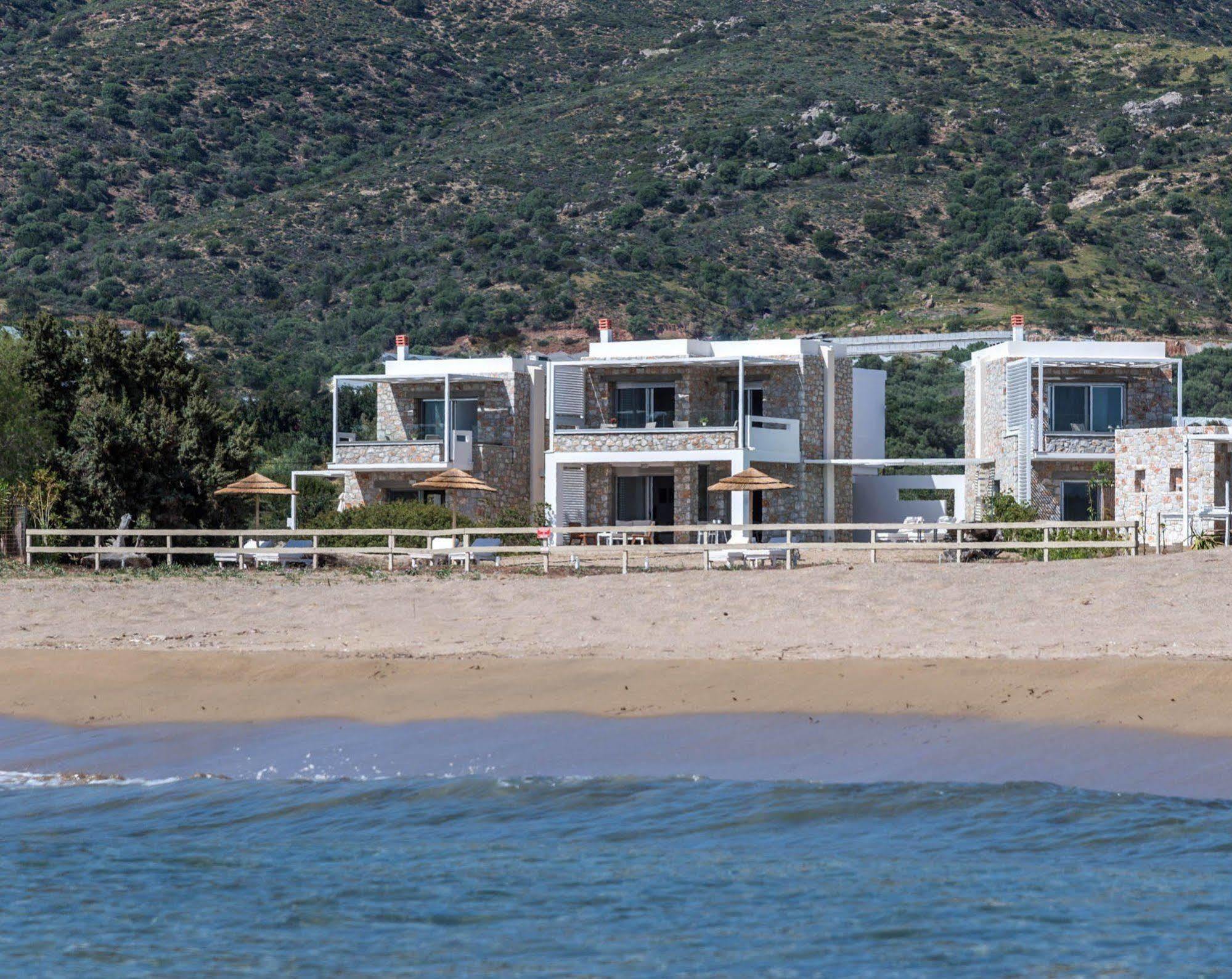 Cedar Bay Beachside Villas Palaiochora Exteriér fotografie